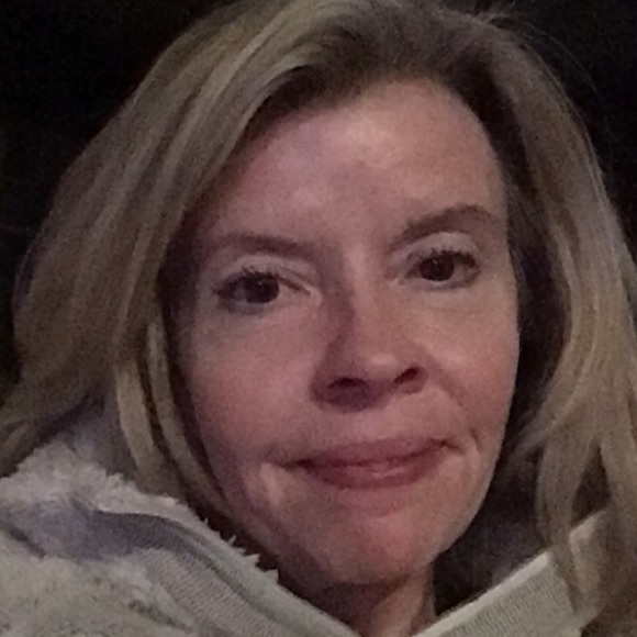 Meet your Posher, Liz - Picture 1 of 1